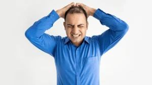 Haaruitval door stress: oorzaken, symptomen en effectieve oplossingen