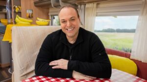 Wat ging er mis bij de haartransplantatie van Frans Bauer?